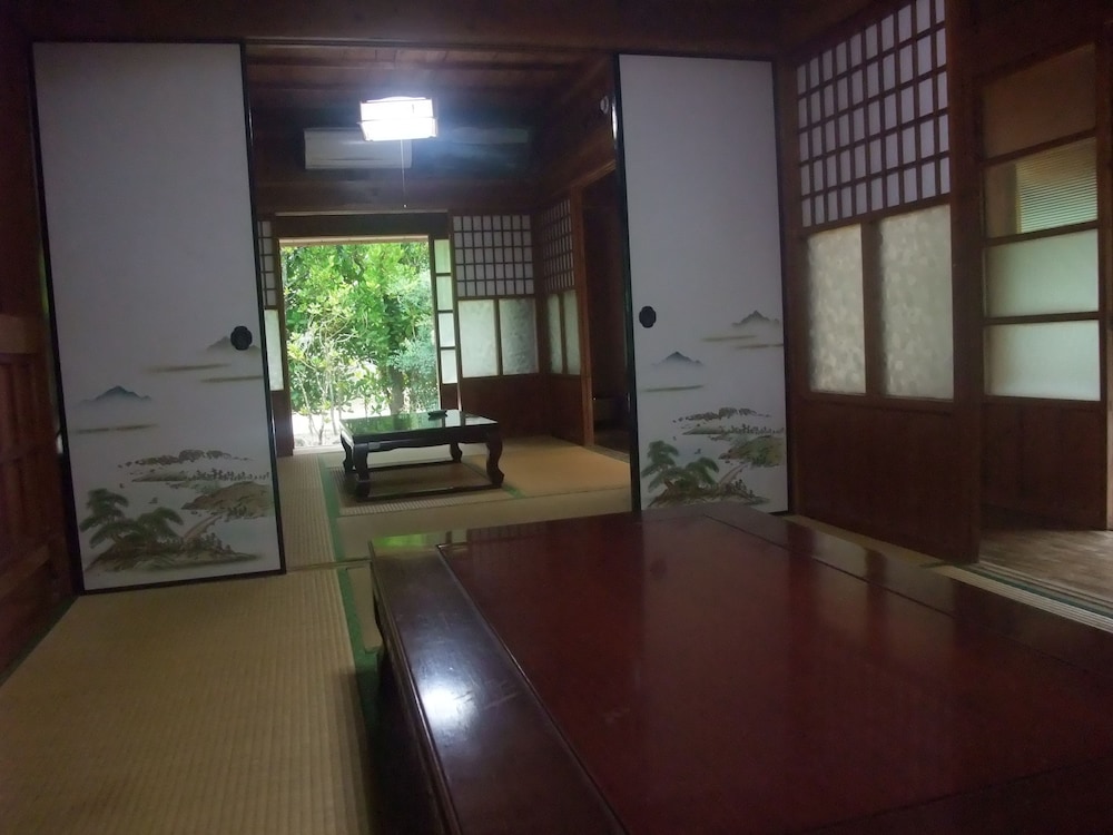 古民家かねや 那覇