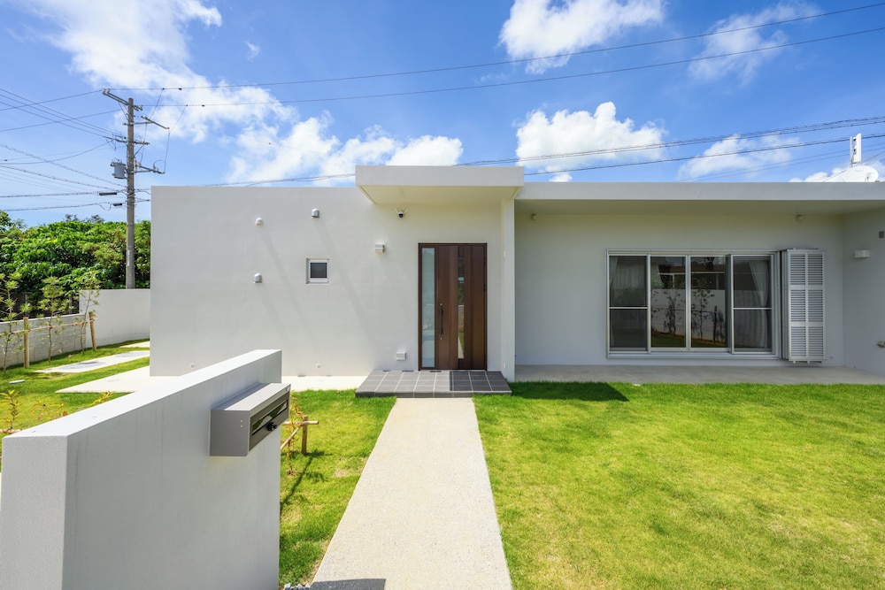 SUNAYAMA BEACH HOUSE 那覇