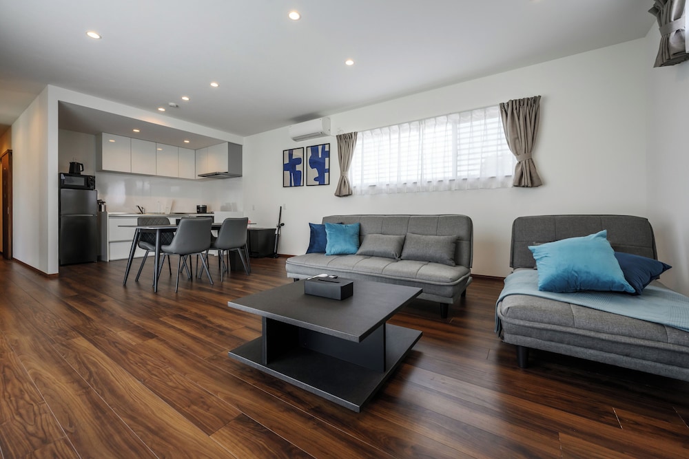 SUNAYAMA BEACH HOUSE 那覇