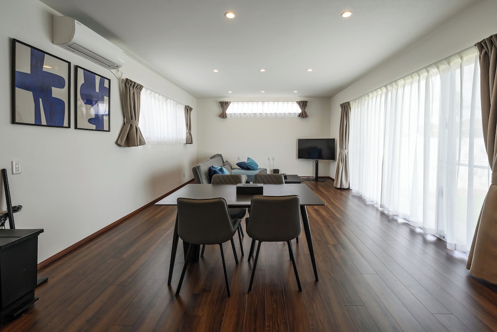 SUNAYAMA BEACH HOUSE 那覇