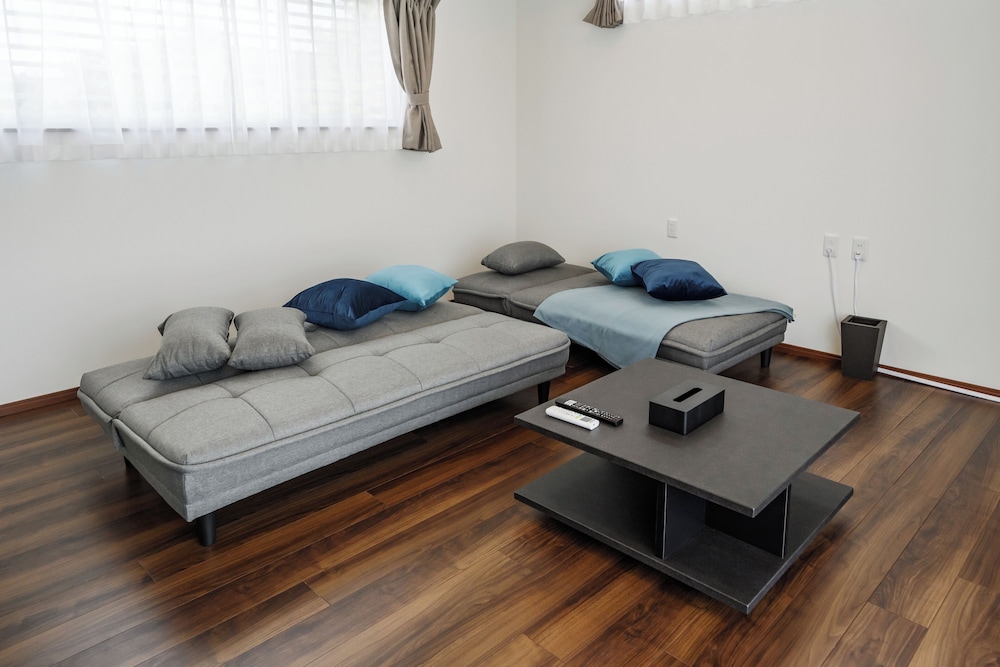 SUNAYAMA BEACH HOUSE 那覇
