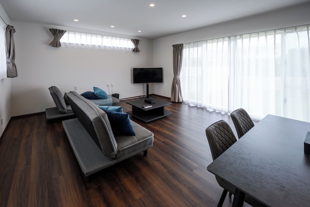 SUNAYAMA BEACH HOUSE 那覇