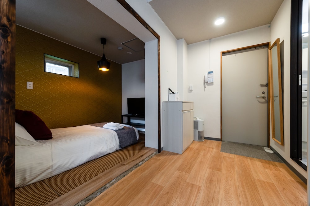 HALE HOTEL 那覇