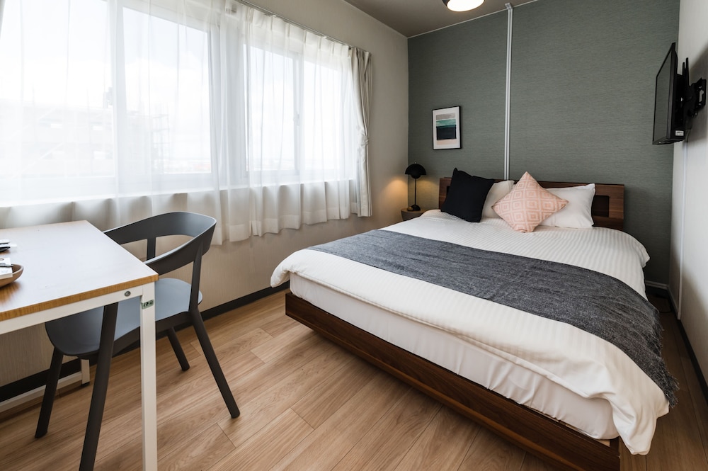 HALE HOTEL 那覇