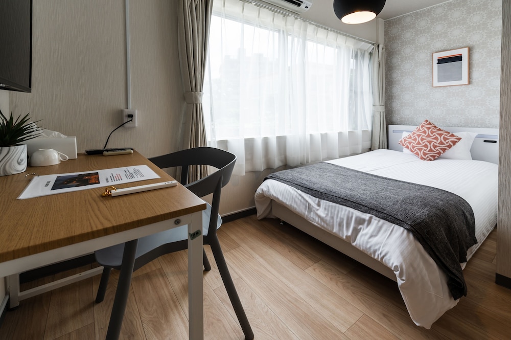 HALE HOTEL 那覇