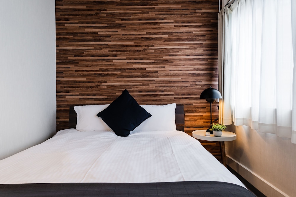 HALE HOTEL 那覇