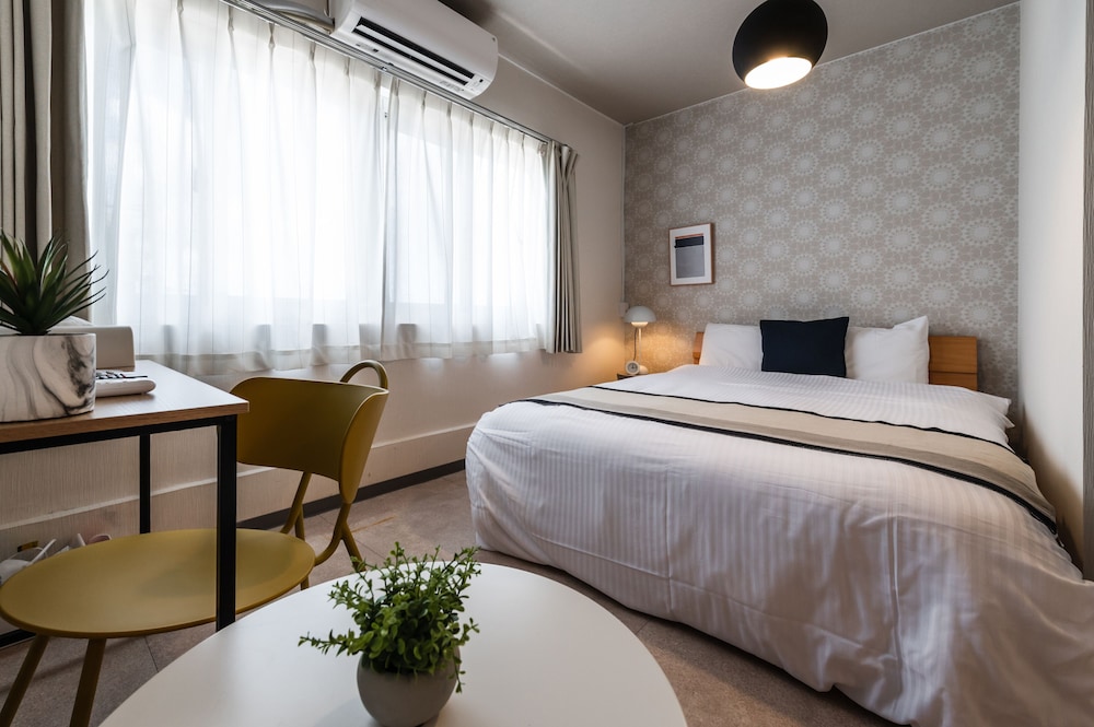 HALE HOTEL 那覇