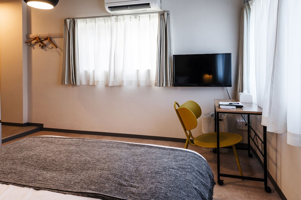 HALE HOTEL 那覇