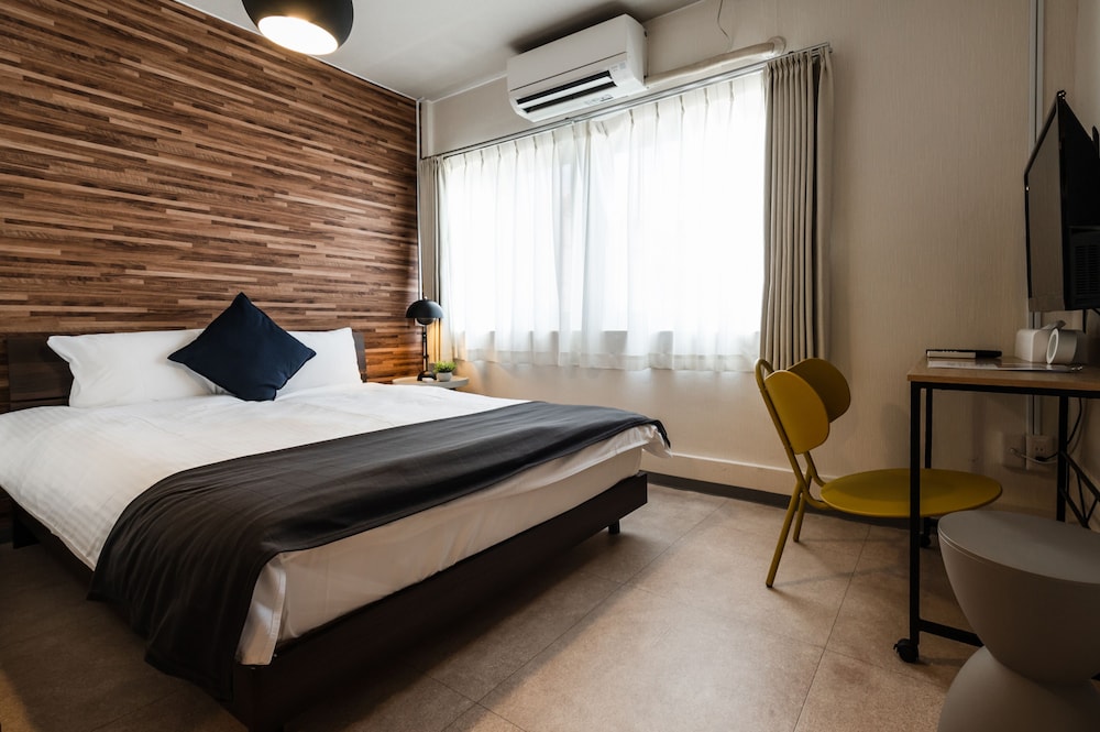 HALE HOTEL 那覇