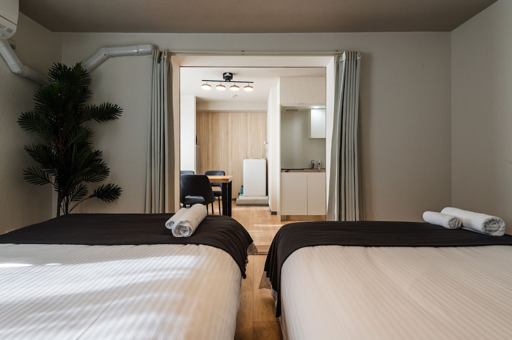 HALE HOTEL 那覇