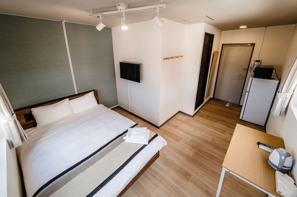 HALE HOTEL 那覇