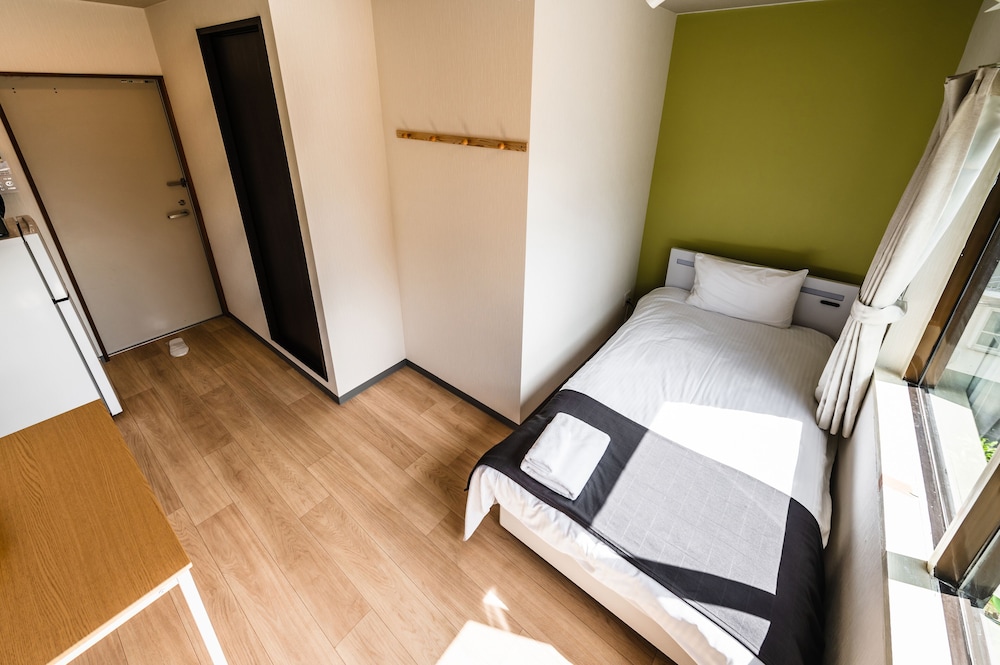 HALE HOTEL 那覇