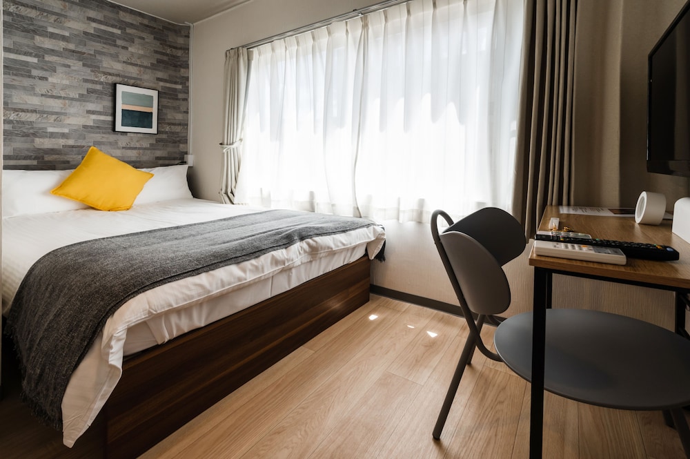 HALE HOTEL 那覇