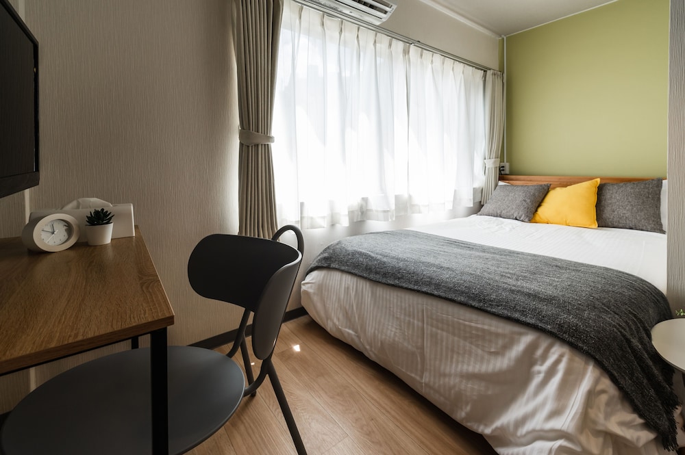 HALE HOTEL 那覇