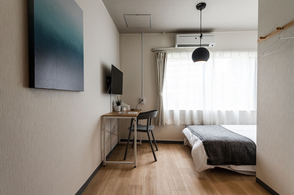 HALE HOTEL 那覇