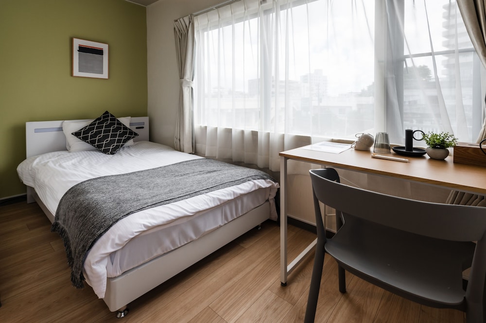HALE HOTEL 那覇