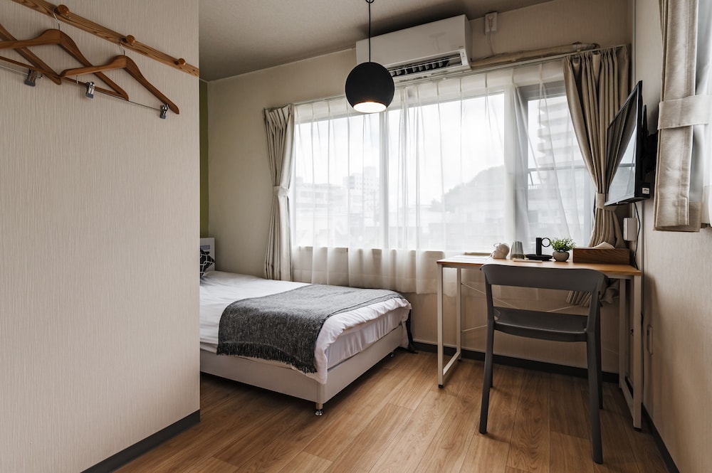 HALE HOTEL 那覇