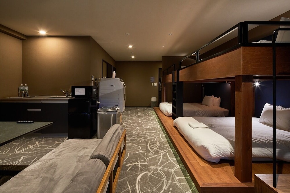 B/C HOTEL 那覇 レンタカー付ホテル 那覇