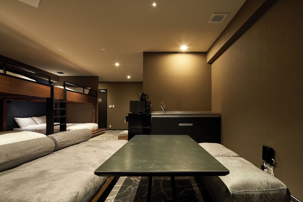 B/C HOTEL 那覇 レンタカー付ホテル 那覇