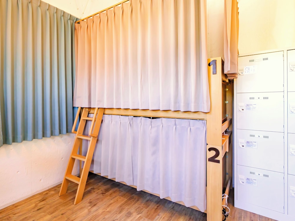 GUESTHOUSE RE-SPECT 那覇