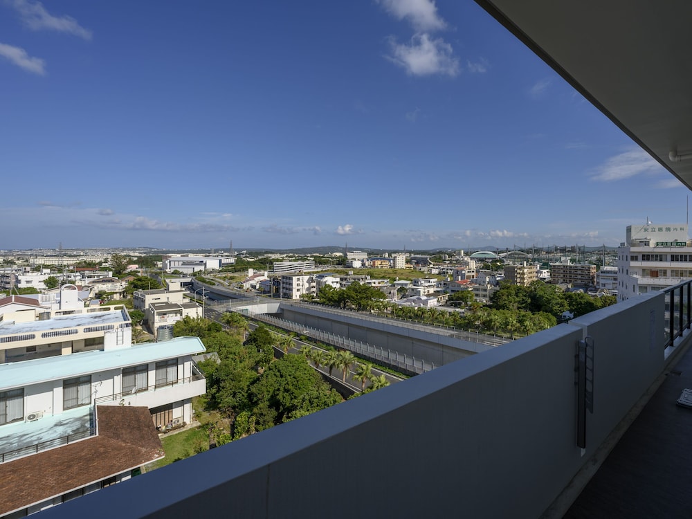 &MONDE.OKINAWA ARENA CONDOMINIUM 那覇