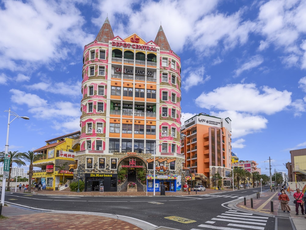&MONDE.OKINAWA ARENA CONDOMINIUM 那覇