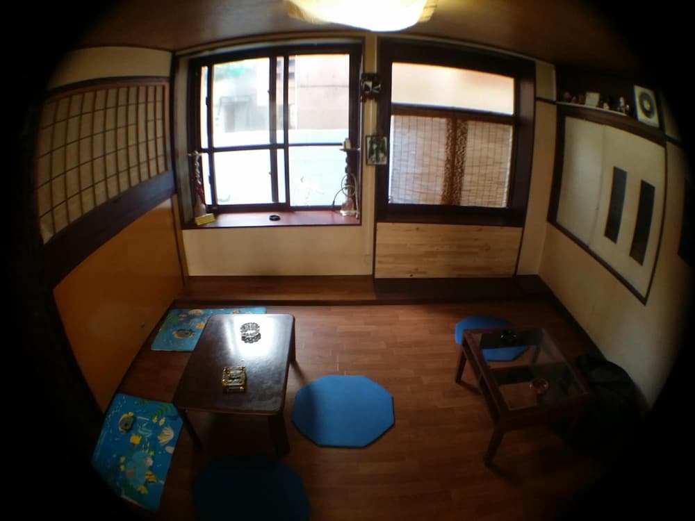 GUEST HOUSEBASE OKINAWA 那覇