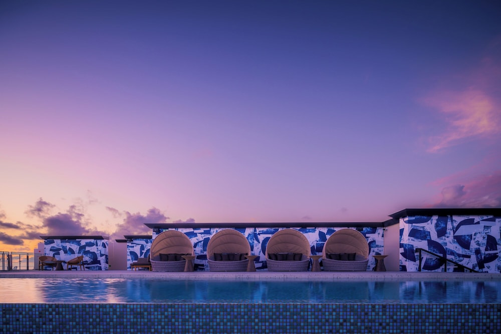 THE NEST那覇 那覇