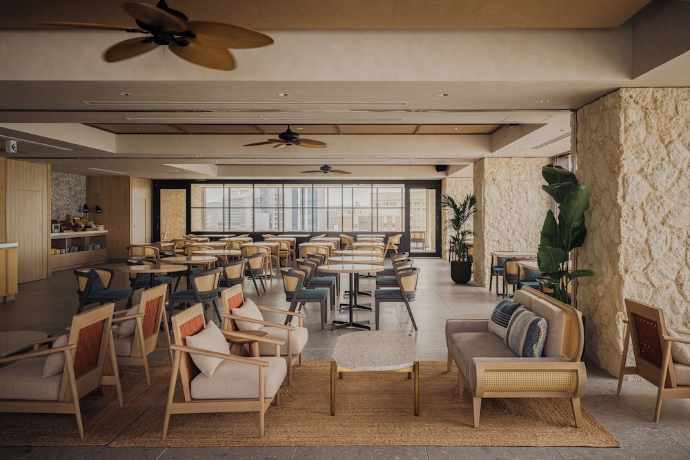 THE NEST那覇 那覇