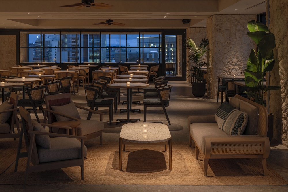 THE NEST那覇 那覇