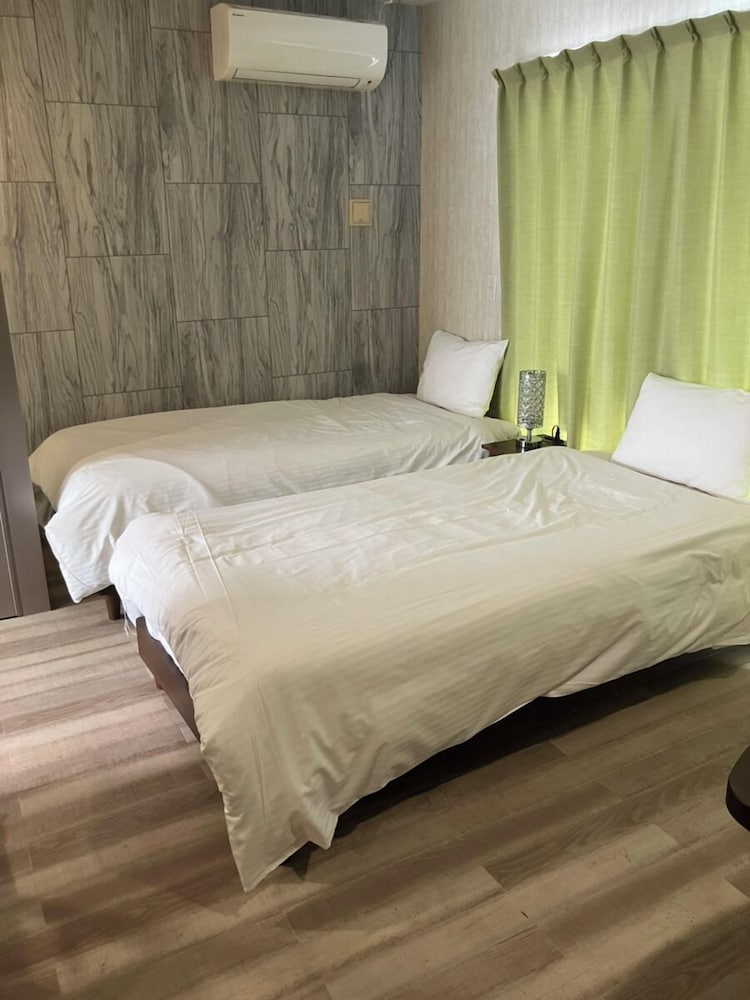 NEW NORMAL CONDO IN KENCHOMINAMIGUCHI 那覇