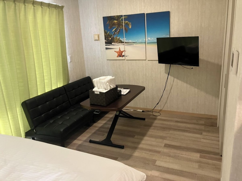 NEW NORMAL CONDO IN KENCHOMINAMIGUCHI 那覇