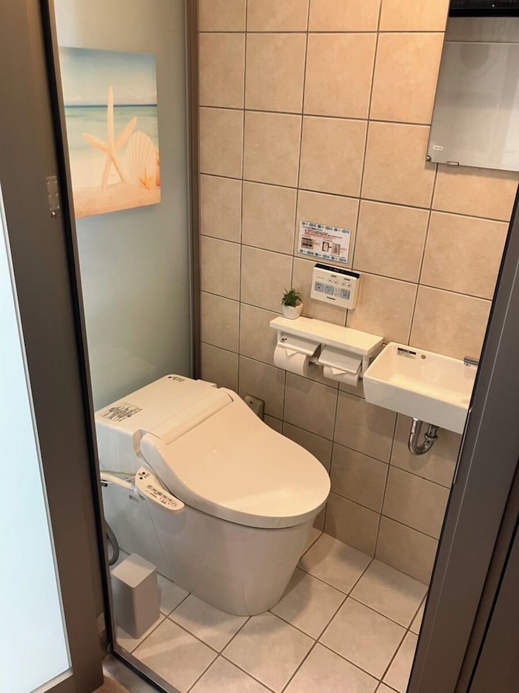 NEW NORMAL CONDO IN KENCHOMINAMIGUCHI 那覇