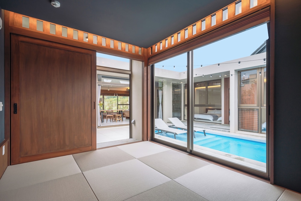 REFLEXION VILLAS GLANZ 那覇