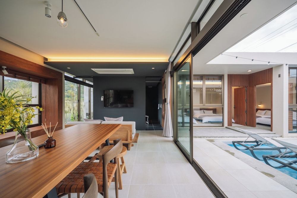 REFLEXION VILLAS GLANZ 那覇