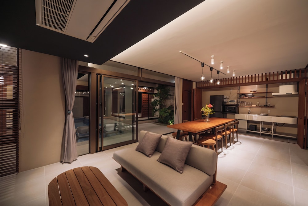 REFLEXION VILLAS GLANZ 那覇