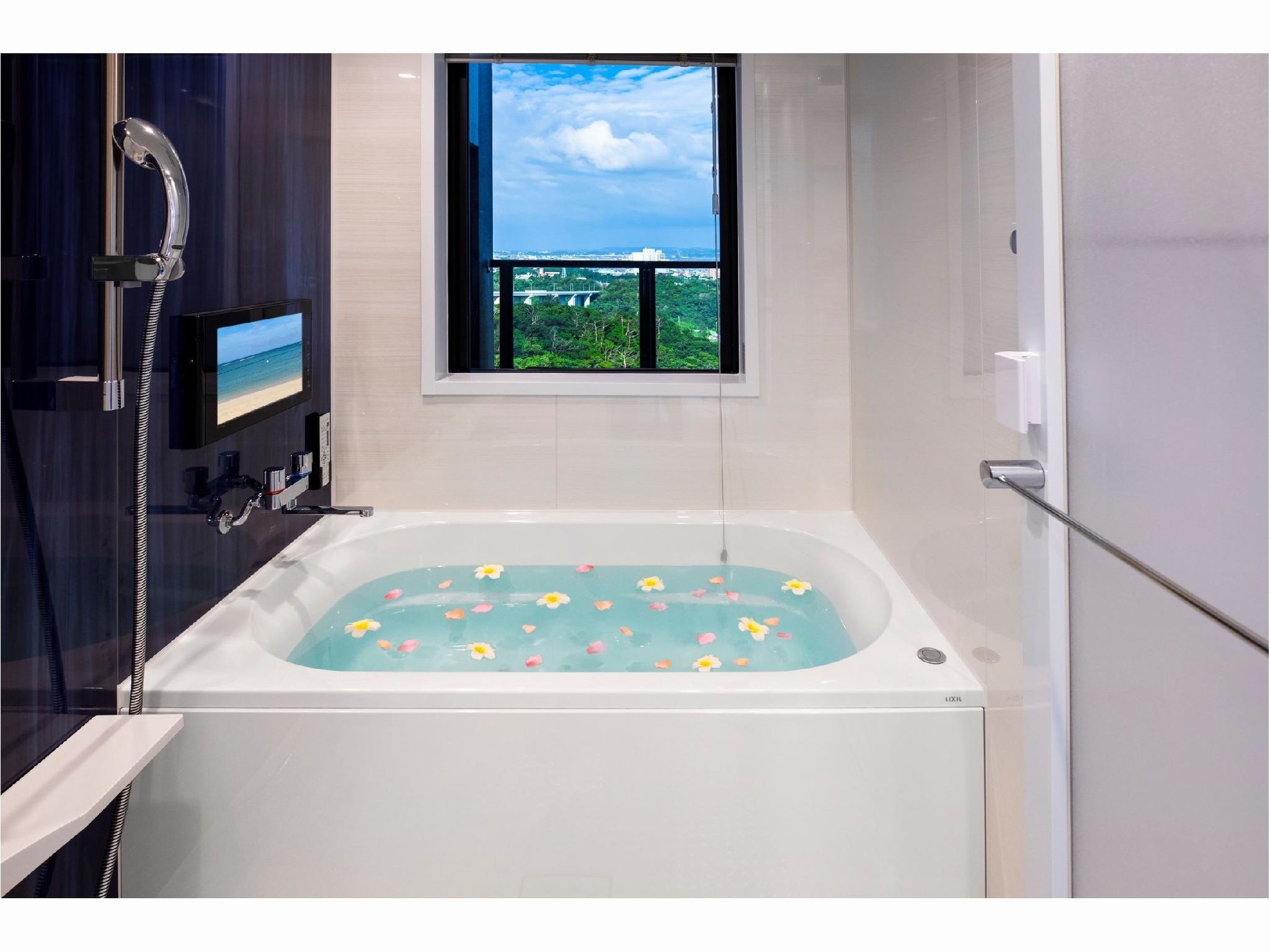 エンズマリーナイン ライカム 那覇