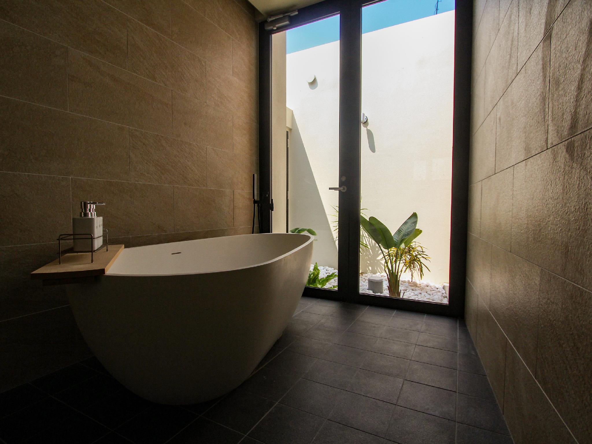 VILLA LIFE INDAH 済井出 那覇