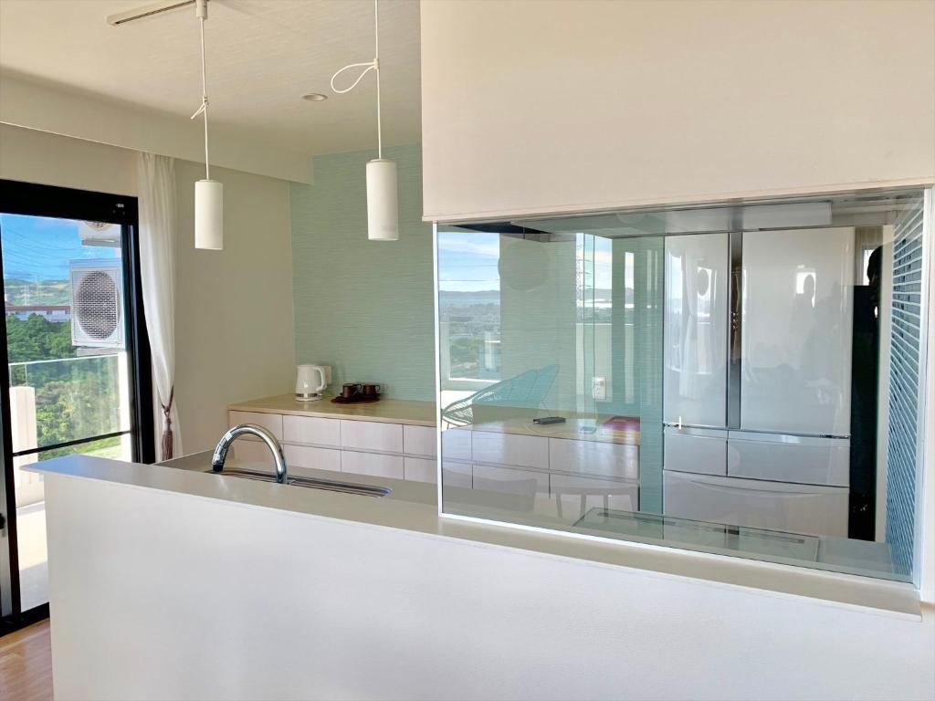 CONDOMINIUM 紅-BIN- 那覇