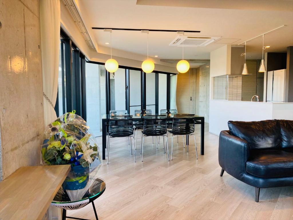 CONDOMINIUM 紅-BIN- 那覇