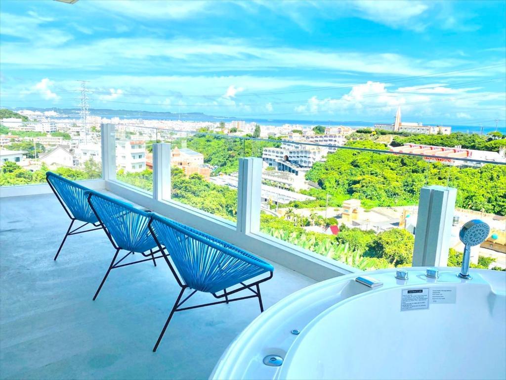 CONDOMINIUM 紅-BIN- 那覇