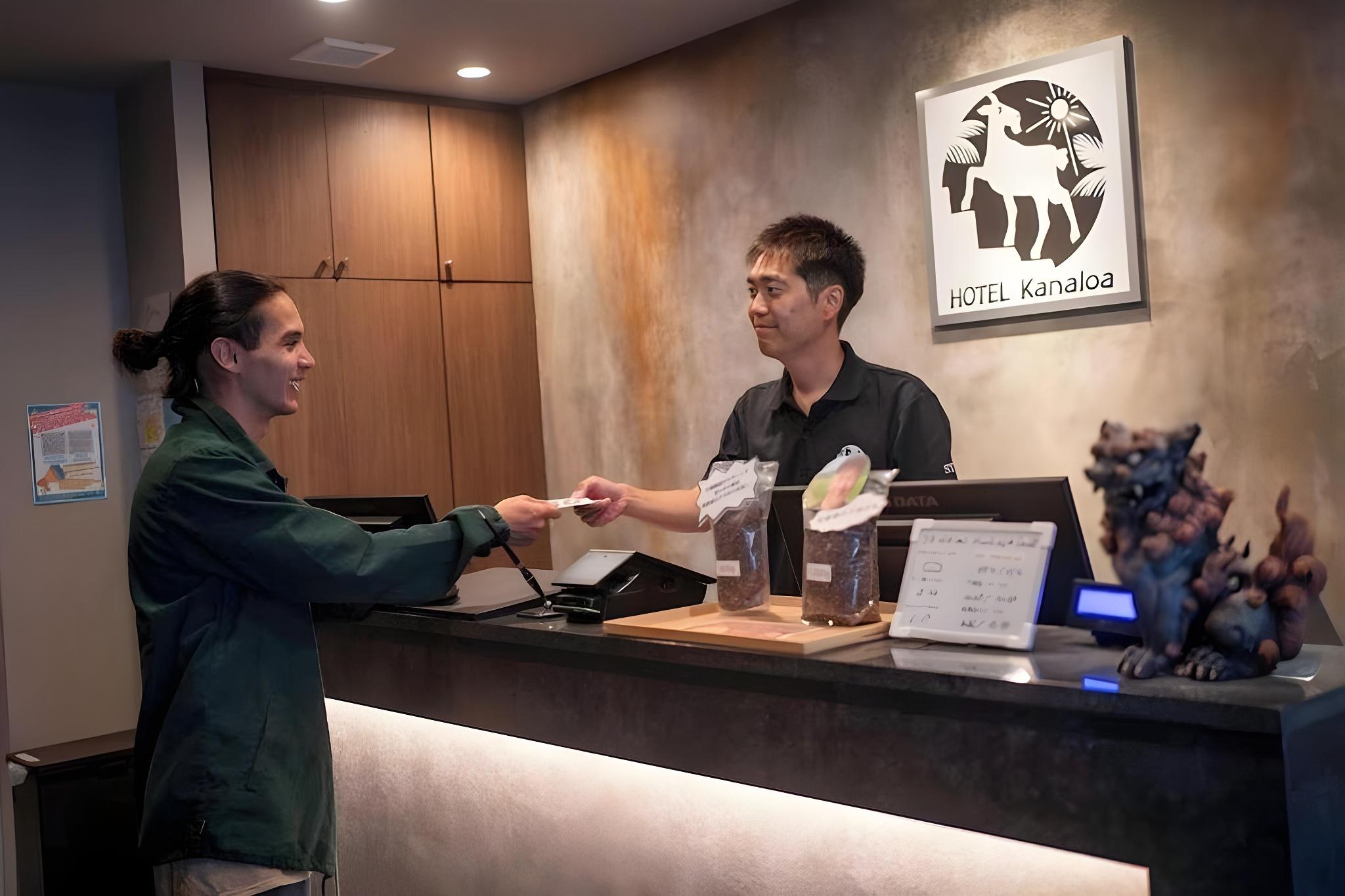 ホテルカナロア 那覇