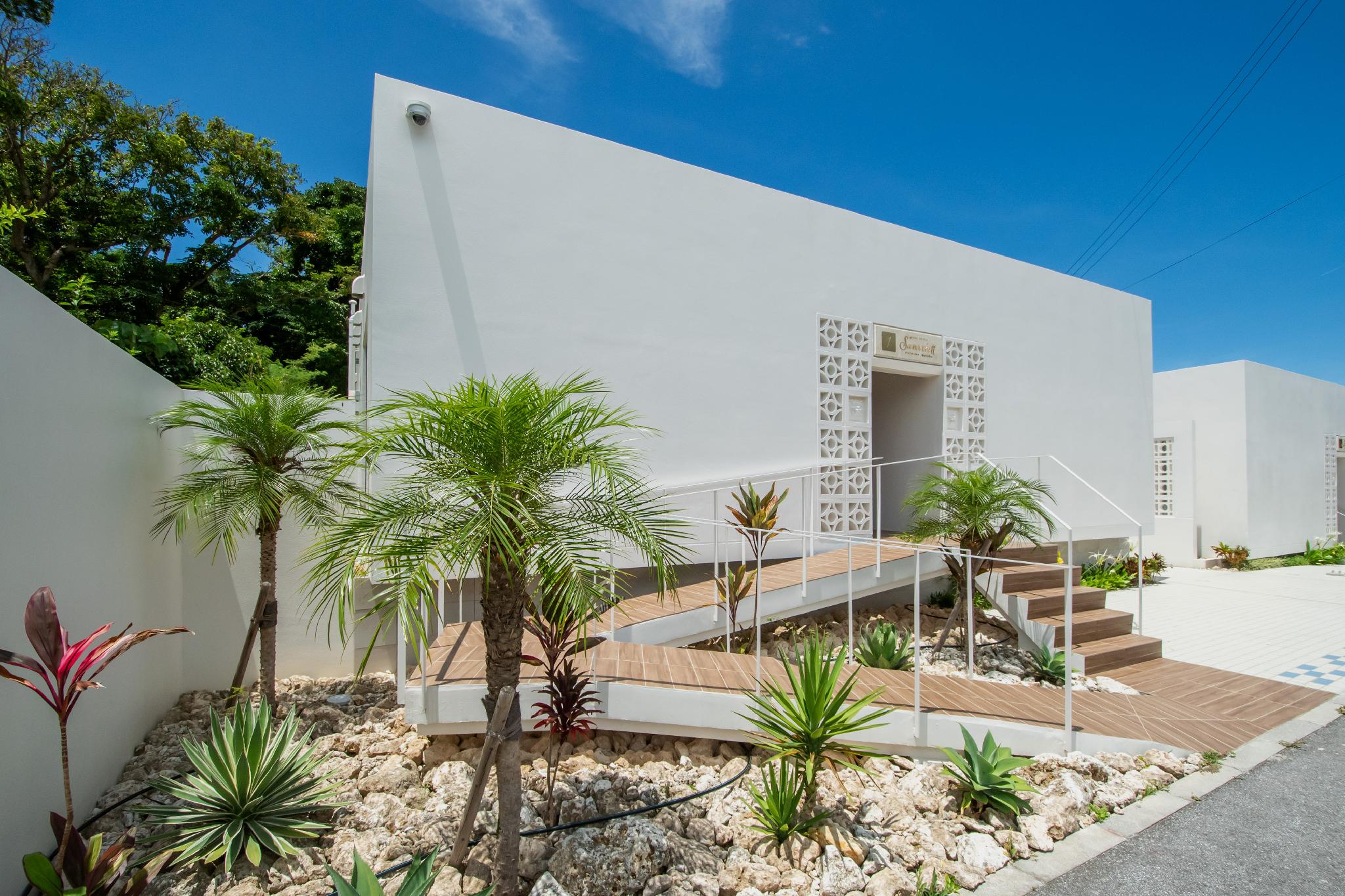 プールヴィラサンリオット沖縄本部 那覇