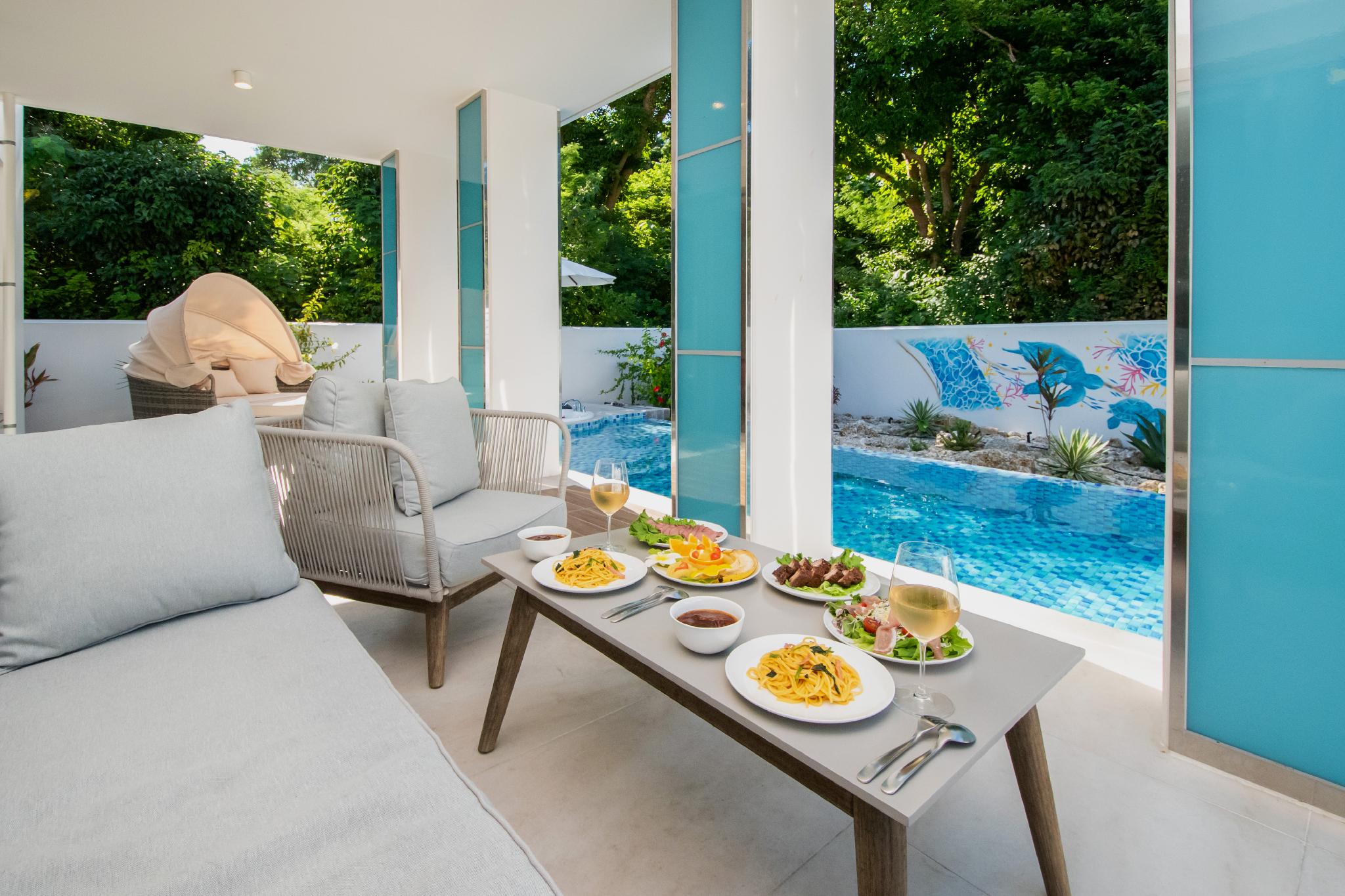 プールヴィラサンリオット沖縄本部 那覇