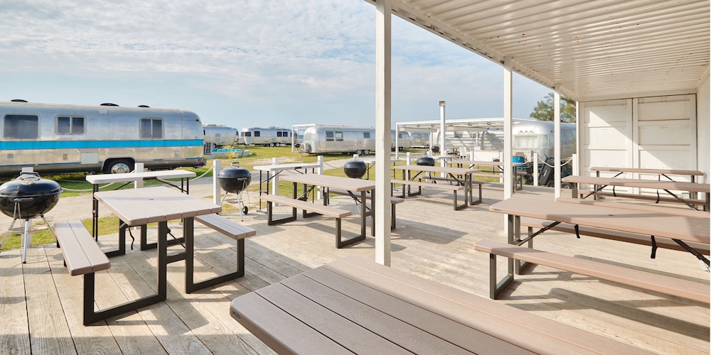 GRANCAMPING SENAGAJIMA BY WBF 那覇