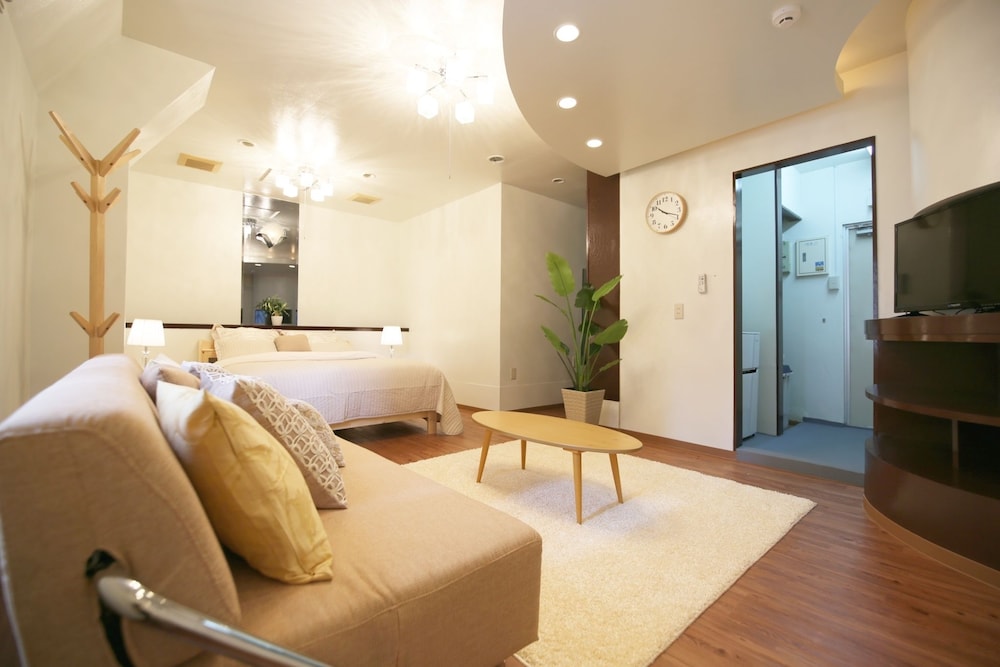 MAEJIMA BLDG 那覇