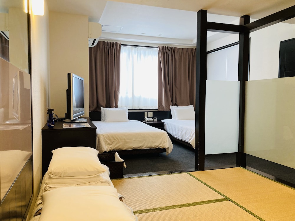 HOTEL PRECIA 那覇辻町 那覇