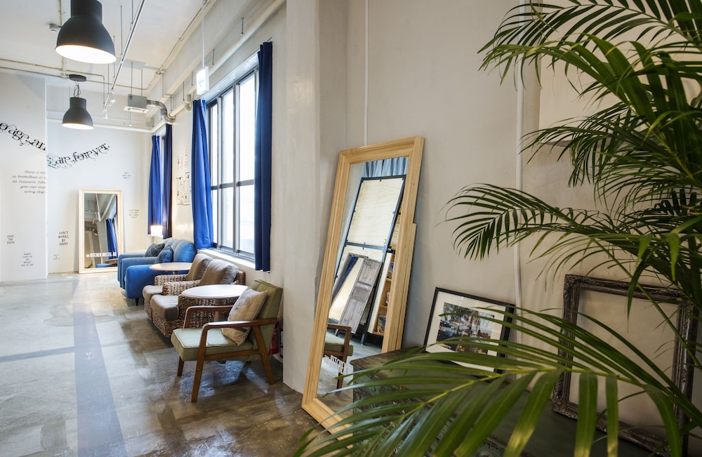 THE KITCHEN HOSTEL AO ザ キッチンホステル アオ 那覇
