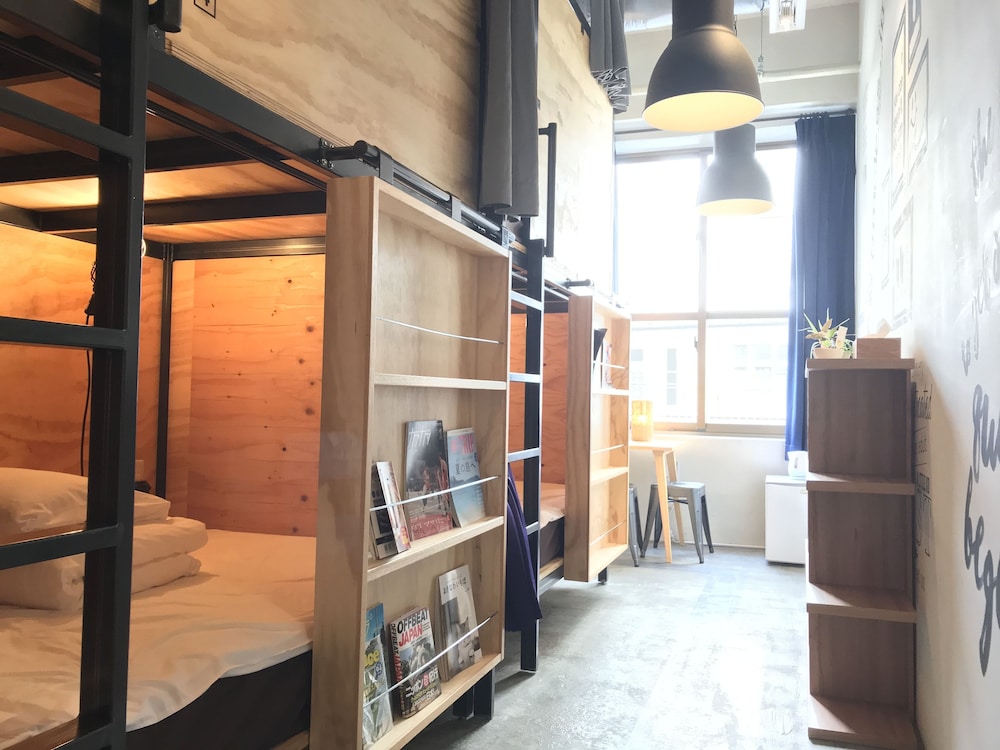 THE KITCHEN HOSTEL AO ザ キッチンホステル アオ 那覇