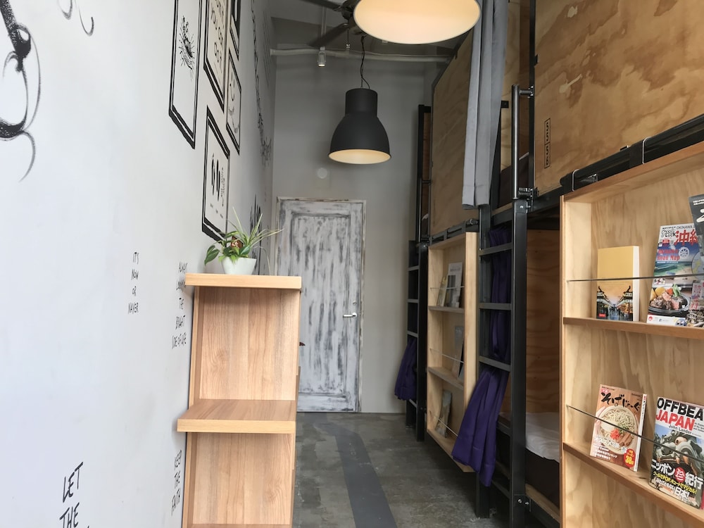 THE KITCHEN HOSTEL AO ザ キッチンホステル アオ 那覇